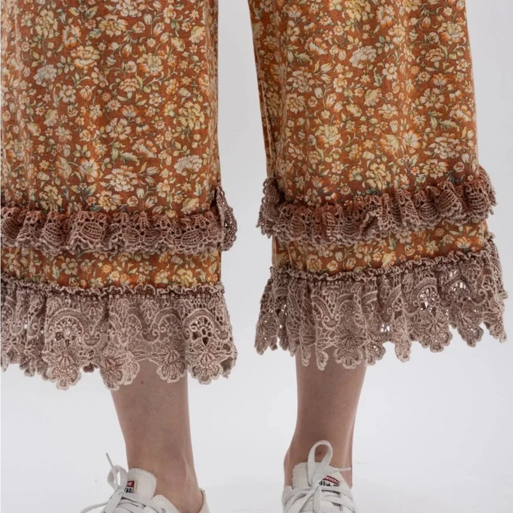 Floral Lace Trim Wide-Leg Bloomers - Picture 4 of 8